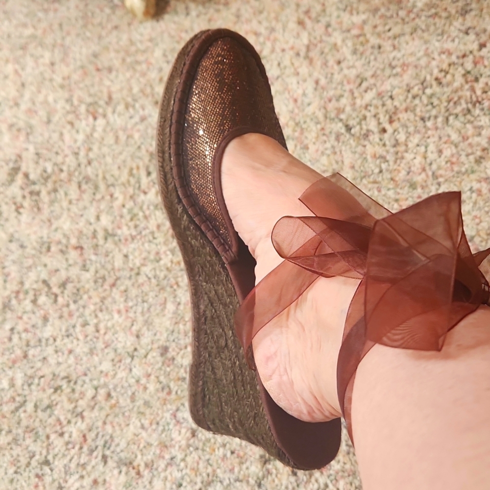 Steve Madden NEW wedge 91/2 beautiful bronze shoes